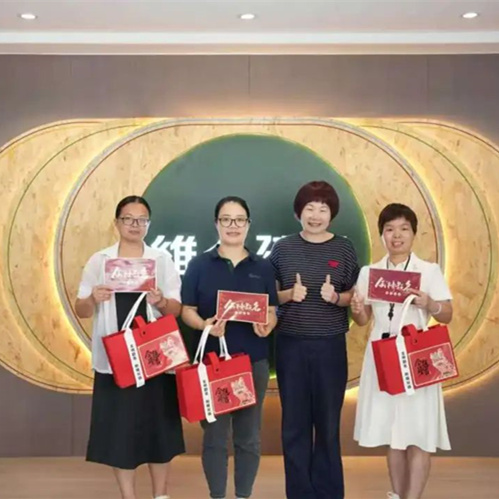 兔宝宝经销商团队爱心助高考，为梦想护航！